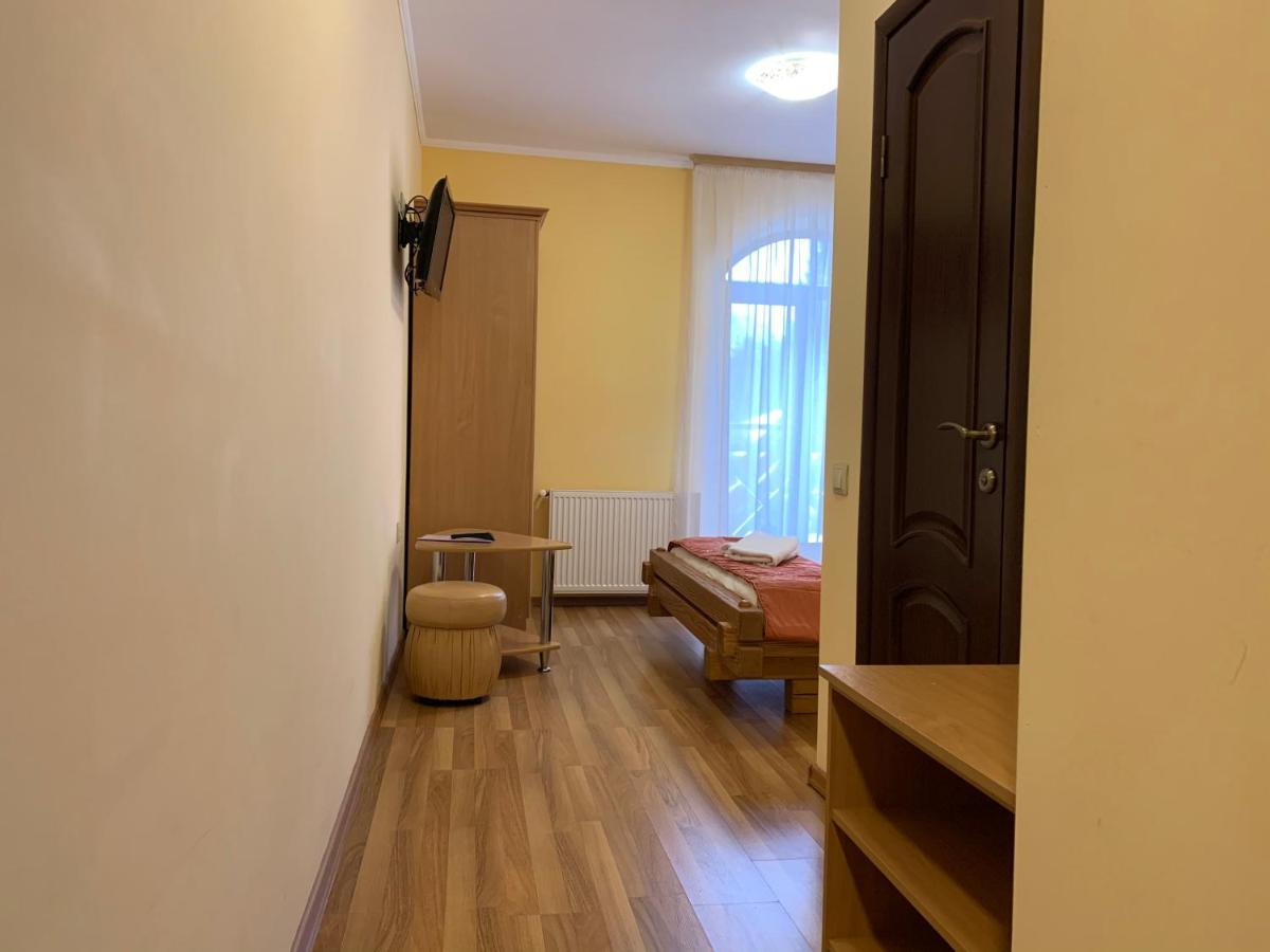 וורוכטה Hotel Kalyna מראה חיצוני תמונה