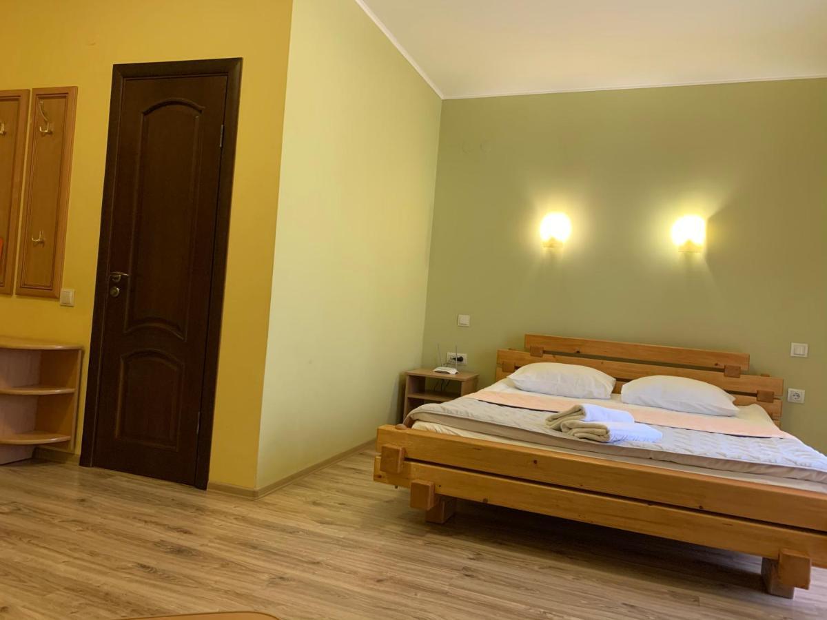 וורוכטה Hotel Kalyna מראה חיצוני תמונה
