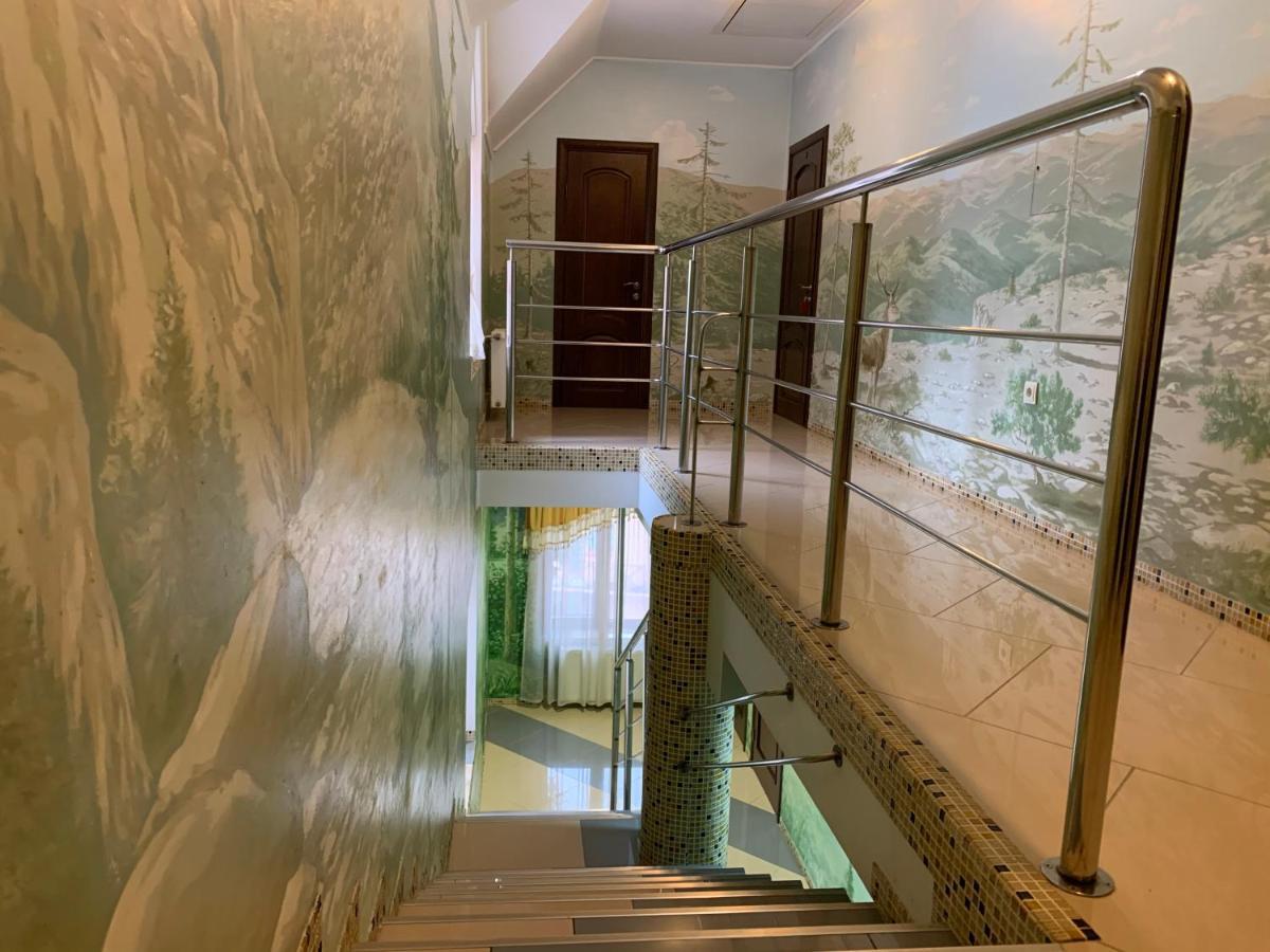 וורוכטה Hotel Kalyna מראה חיצוני תמונה