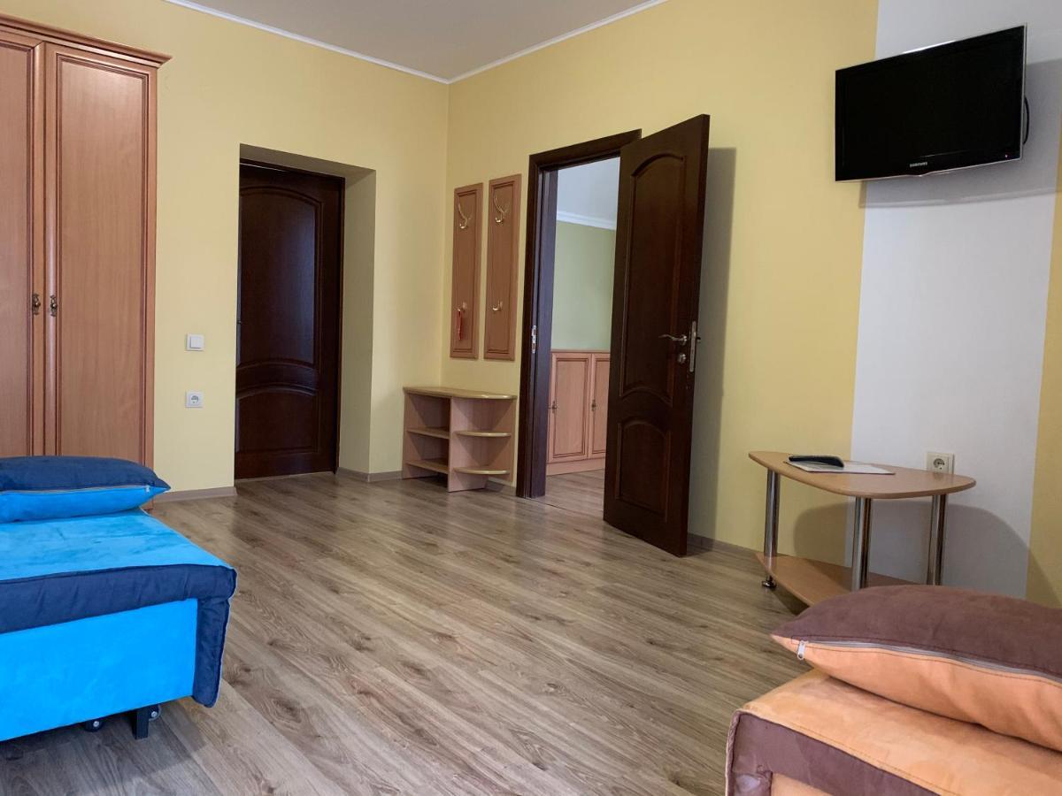 וורוכטה Hotel Kalyna מראה חיצוני תמונה