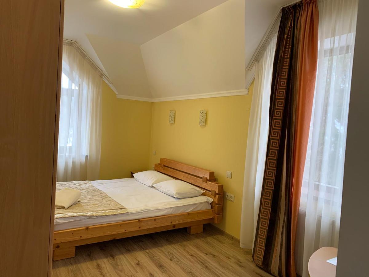 וורוכטה Hotel Kalyna מראה חיצוני תמונה