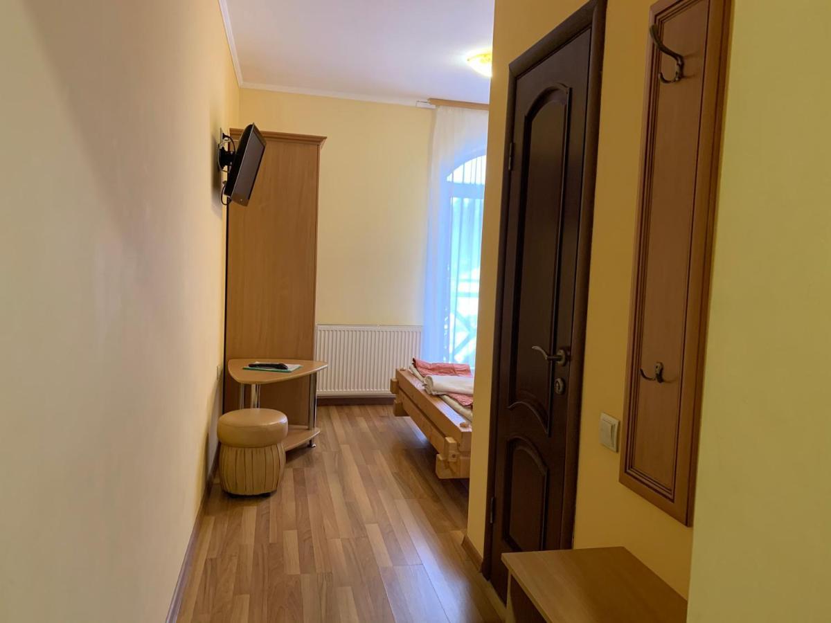 וורוכטה Hotel Kalyna מראה חיצוני תמונה