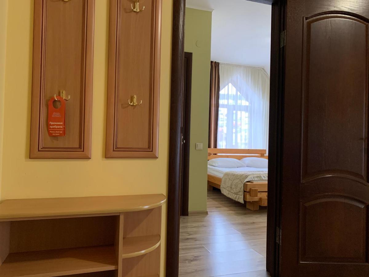 וורוכטה Hotel Kalyna מראה חיצוני תמונה