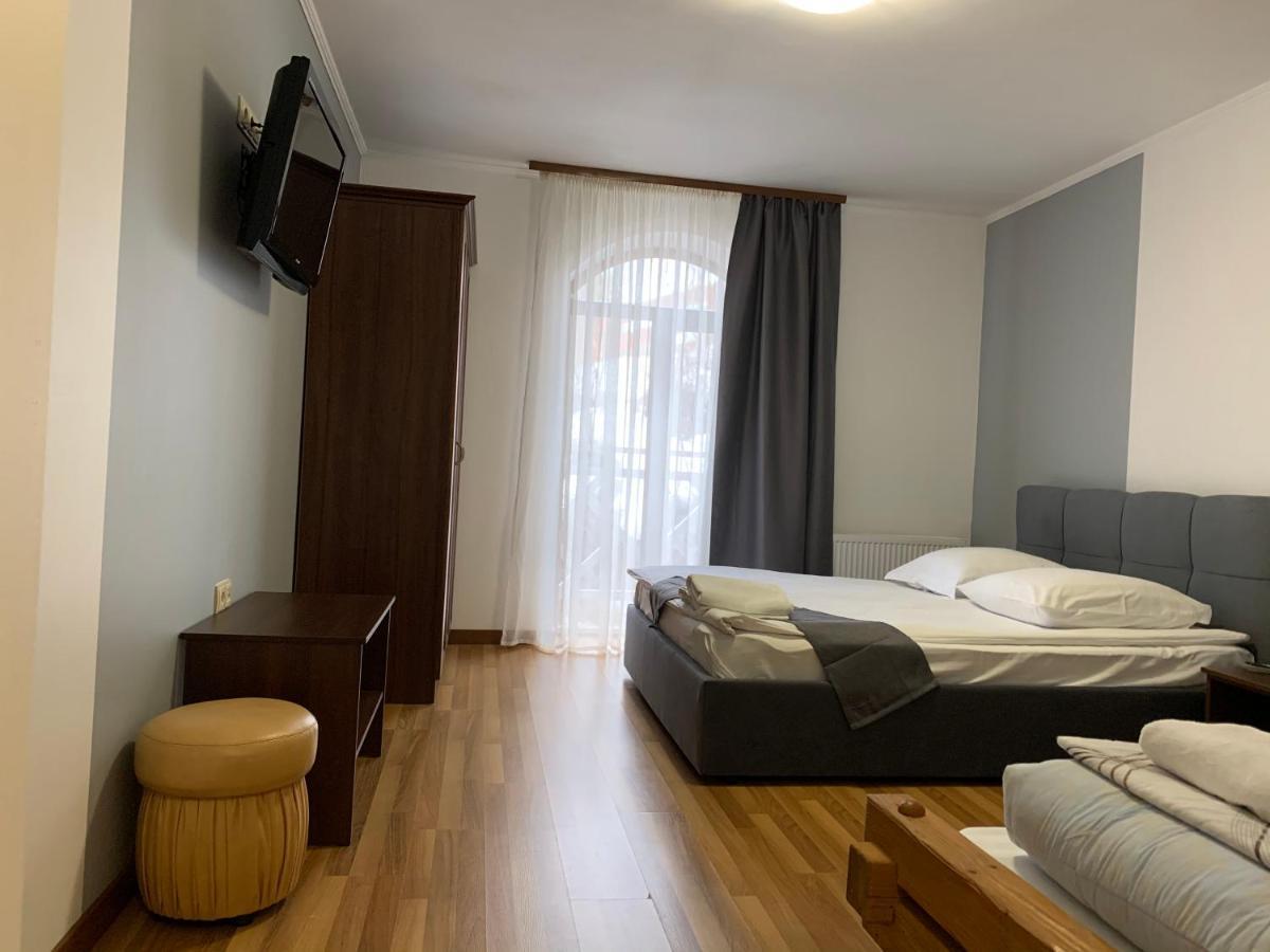 וורוכטה Hotel Kalyna מראה חיצוני תמונה