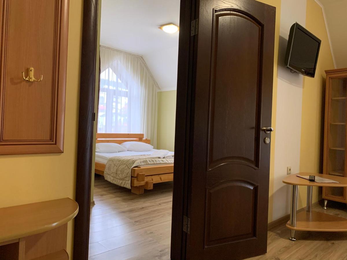 וורוכטה Hotel Kalyna מראה חיצוני תמונה